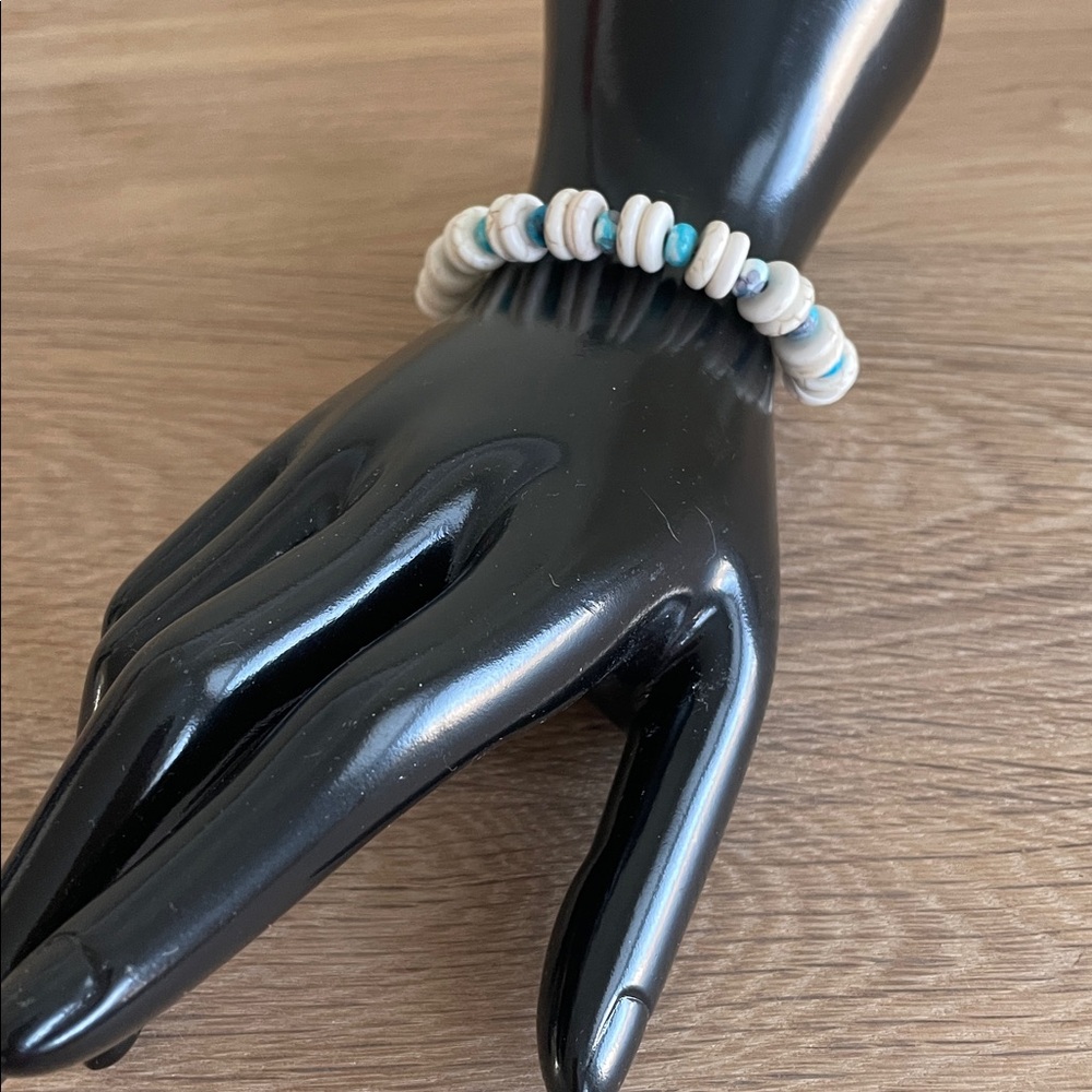 HAND CRAFTED WHITE HOWLITE & TURQUOISE CERAMIC BEADED BRACELET Bohemian Chunky